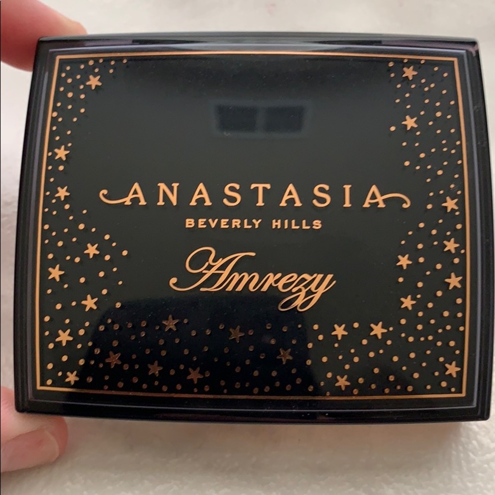 Amrezy x ABH Highlighter